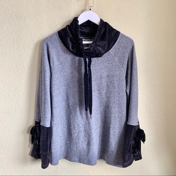 Calvin Klein Performance Colorblocked Sweatshirt - Picture 3 of 8